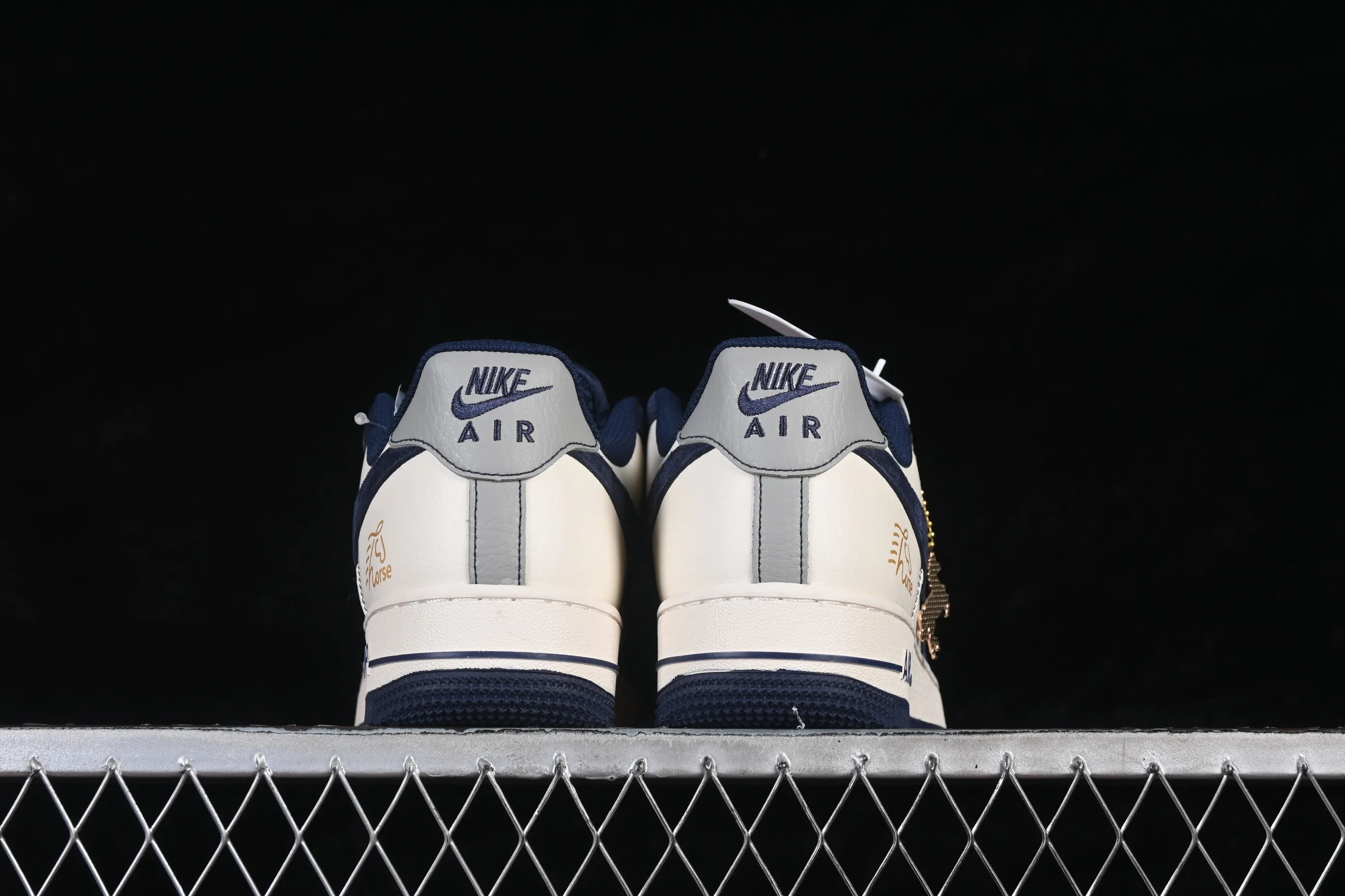 All categories Nk Air Force 1 Air Force series Nk Air Force 1 Low Air Force low-top Nike Air Force 1'07 Low Year of the Horse limited edition Navy blue Prancing Horse Air Force 1 low-top casual sneakers XD0028-013